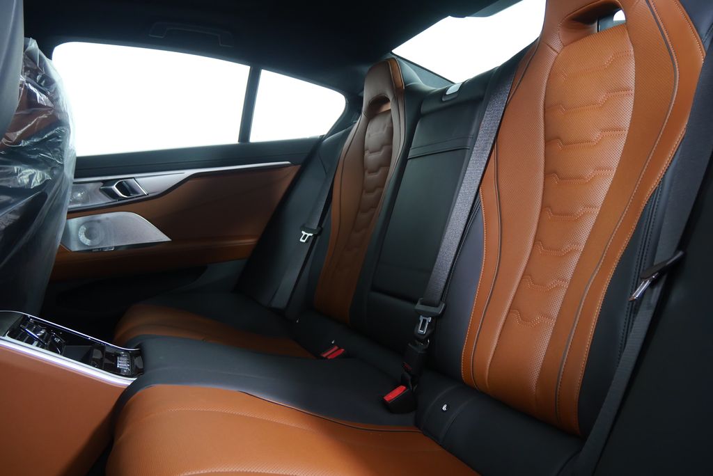 Thumbnail: 2026 BMW 8 Series - 18