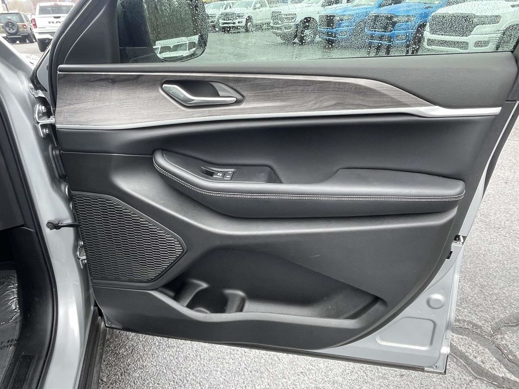 2025 Jeep Grand Cherokee L Limited - Photo 16