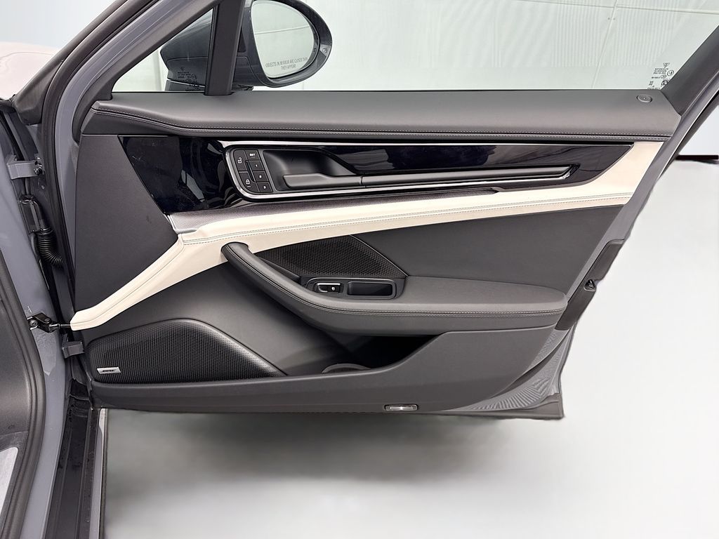 Thumbnail: 2026 Porsche Panamera - 26