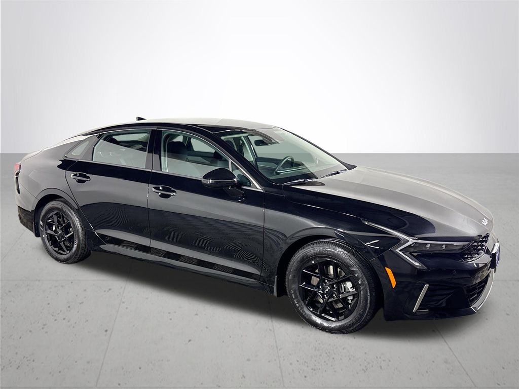 2025 Kia K5 LXS photo 3