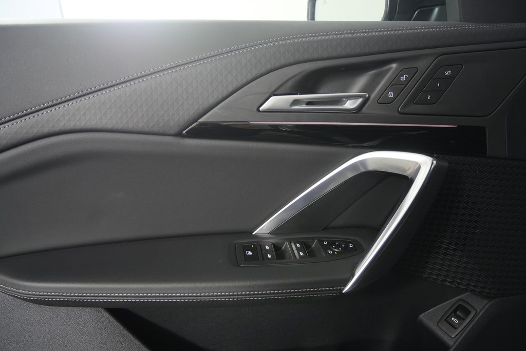 Thumbnail: 2025 BMW X2 - 8