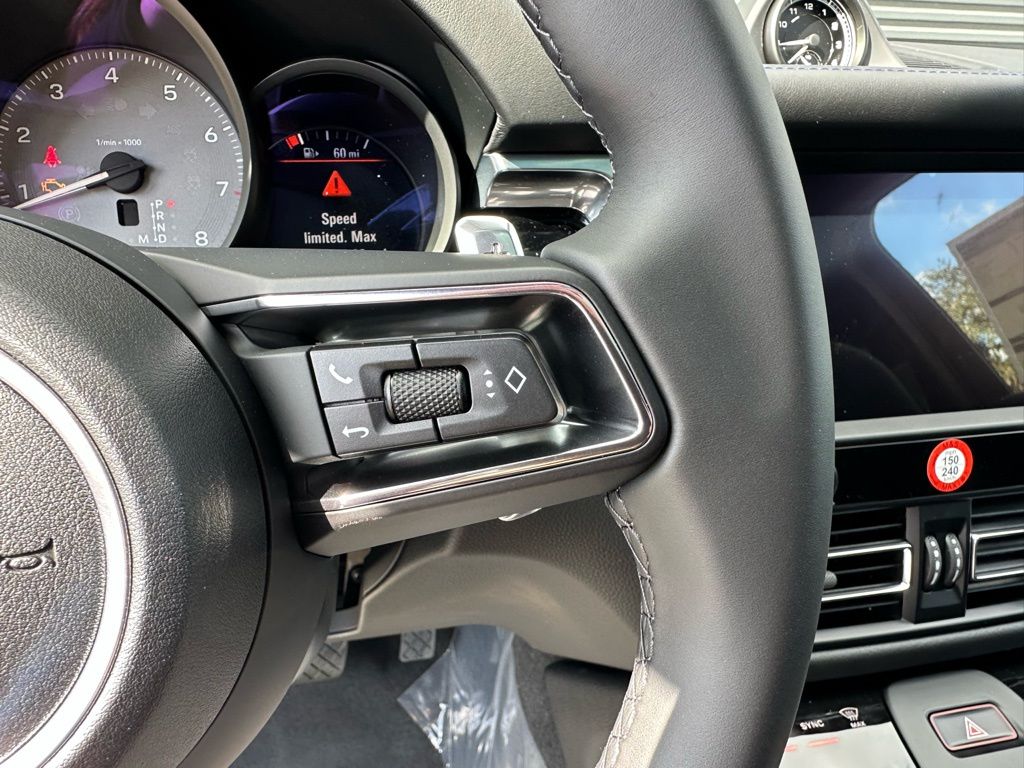 Thumbnail: 2026 Porsche Macan - 18