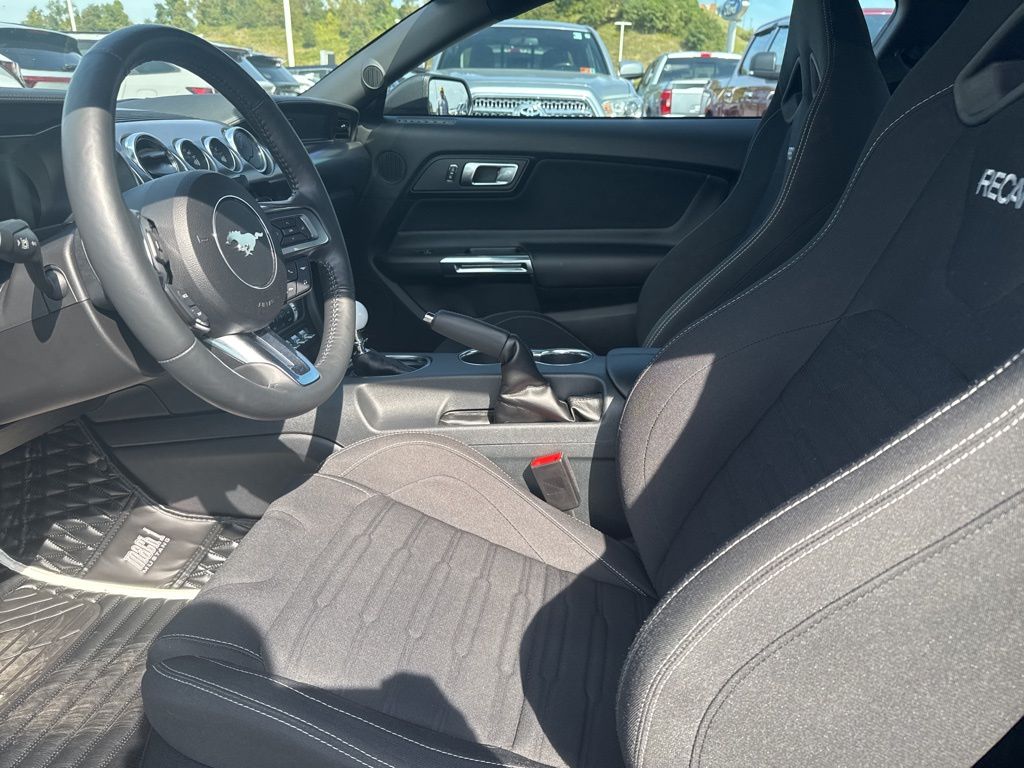 2022 Ford Mustang Mach 1 photo 5