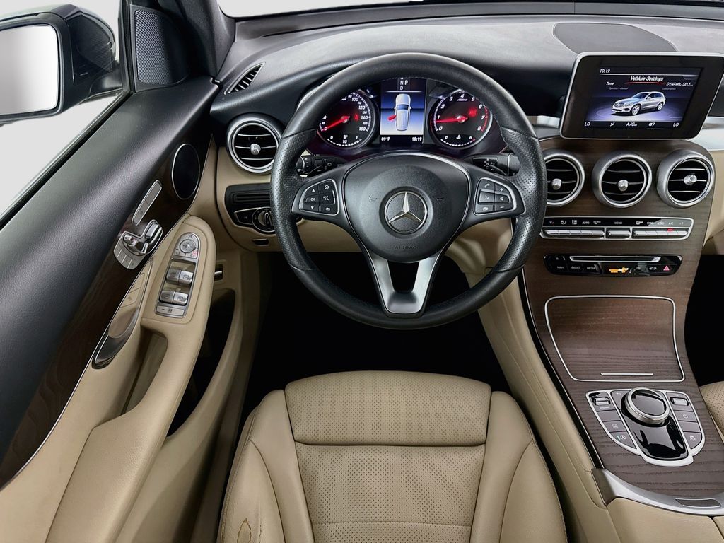 Thumbnail: 2018 Mercedes-Benz GLC - 10