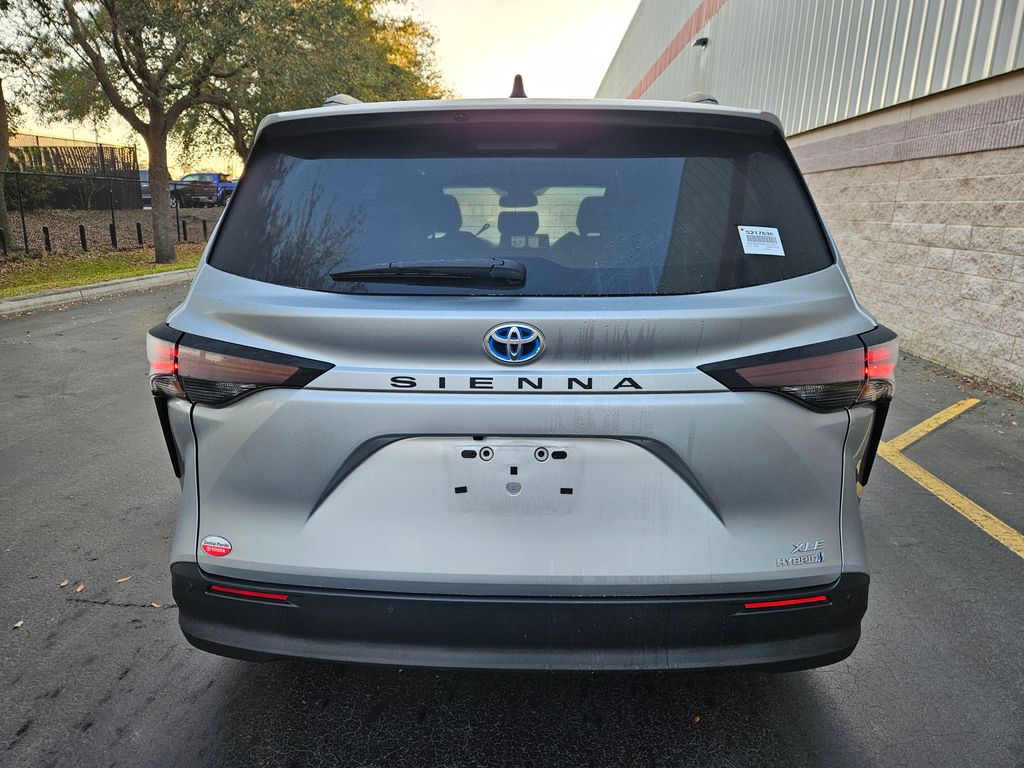 2024 Toyota Sienna XLE 4