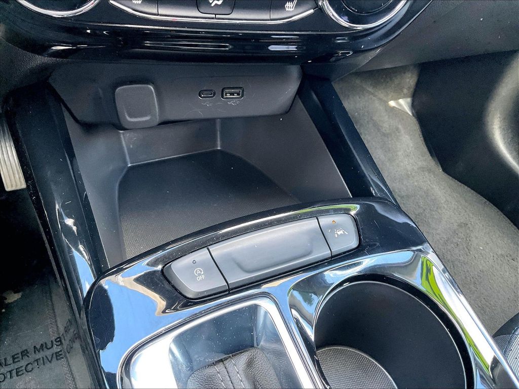 2025 Chevrolet Trax — photo 32
