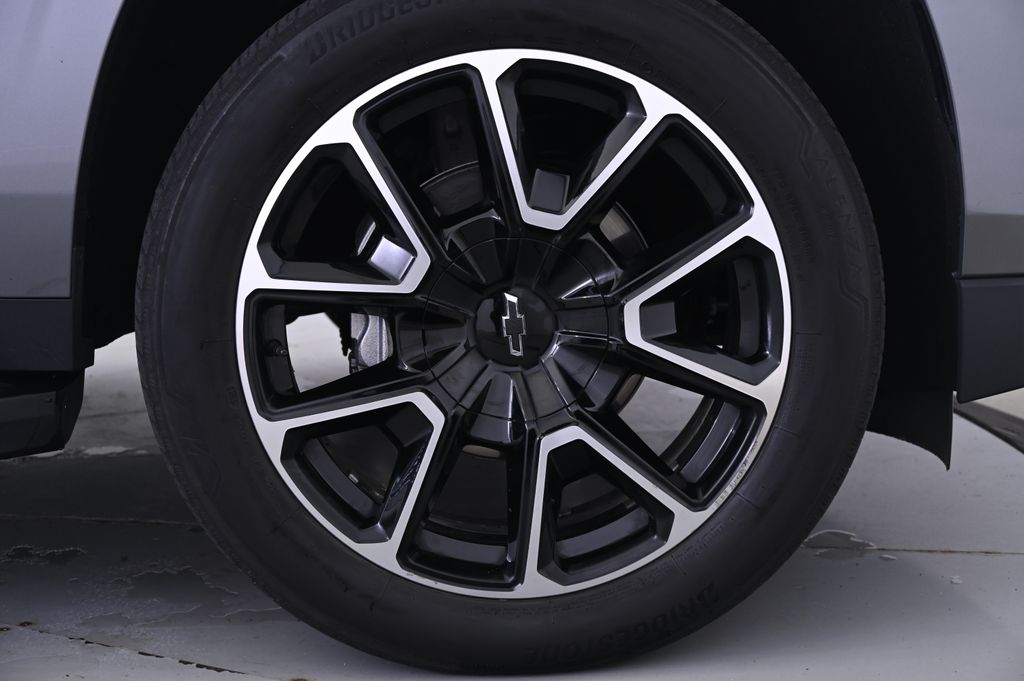 Thumbnail: 2022 Chevrolet Tahoe - 14