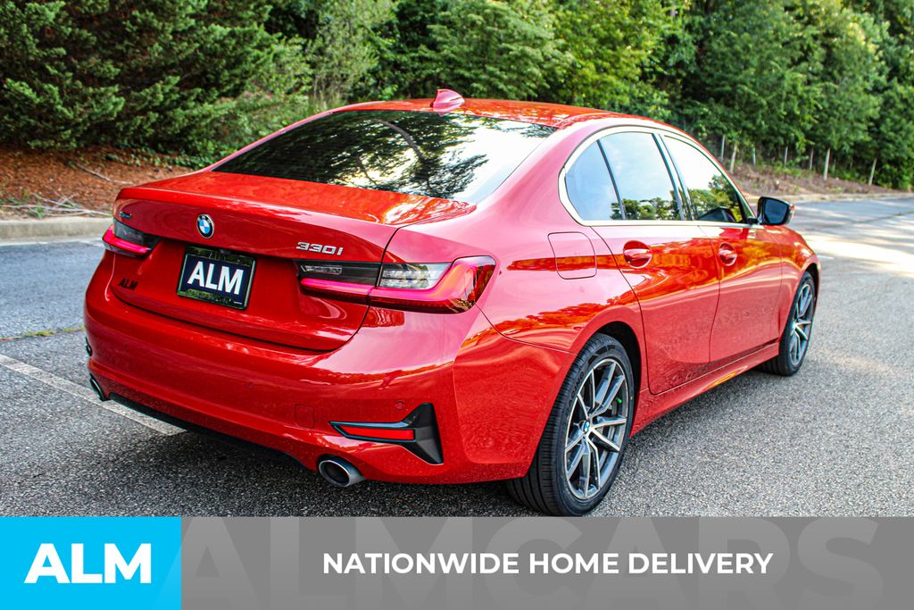 Used 2022 Red BMW 330i xDrive image 4