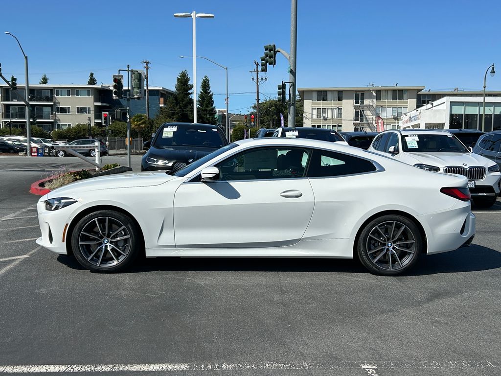 Thumbnail: 2026 BMW 4 Series - 2