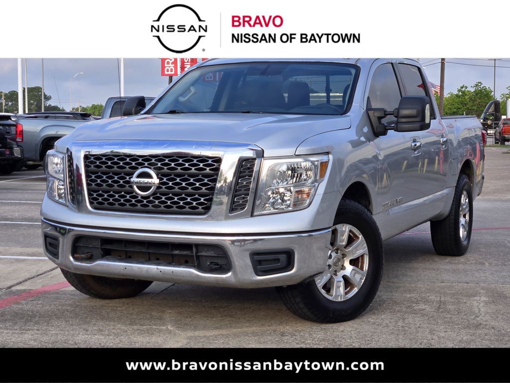2018 Nissan Titan SV Crew Cab 4WD