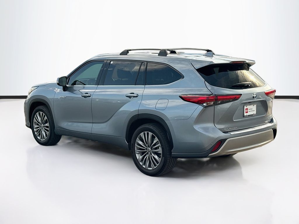 Thumbnail: 2020 Toyota Highlander - 7