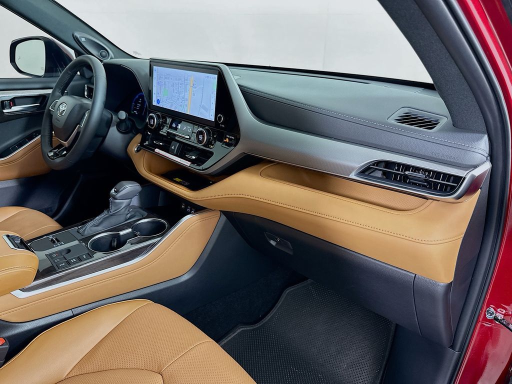 Thumbnail: 2026 Toyota Highlander - 31