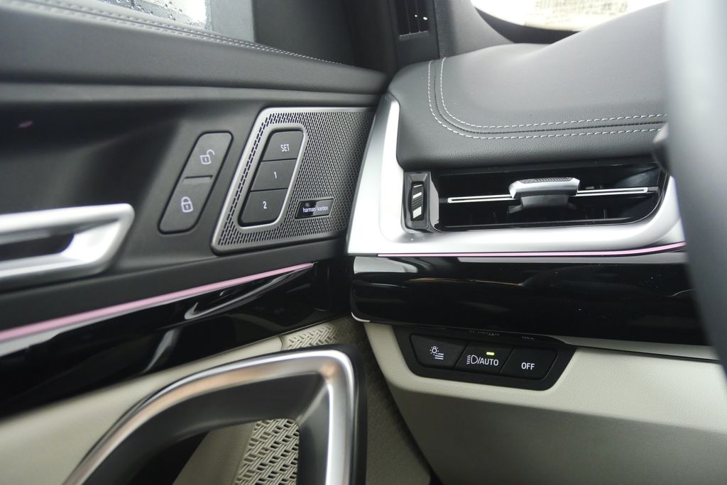 Thumbnail: 2026 BMW X1 - 18