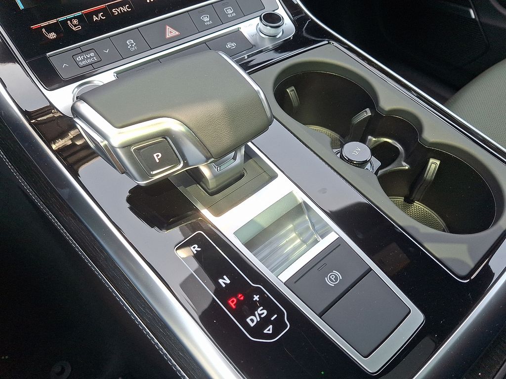 2025 Audi Q8  12