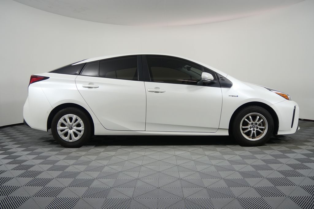 Thumbnail: 2022 Toyota Prius - 2