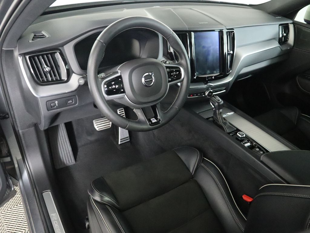 Thumbnail: 2019 Volvo XC60 - 9