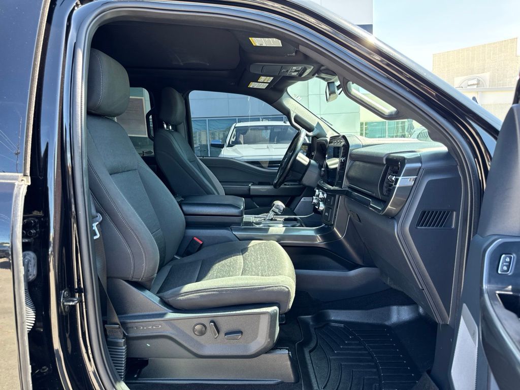 Used 2022 Black Ford XLT image 13