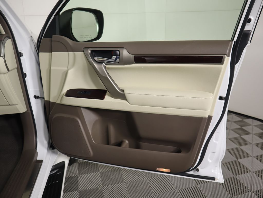 2017 Lexus GX 460 26