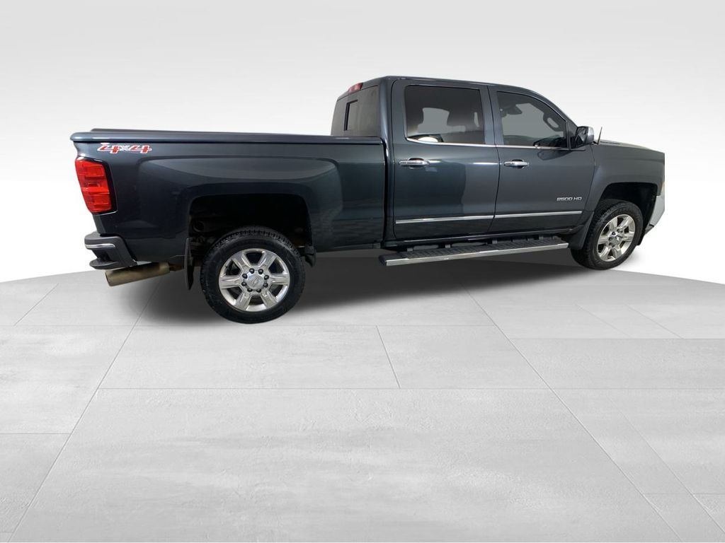 2017 Chevrolet Silverado 2500HD LTZ 5