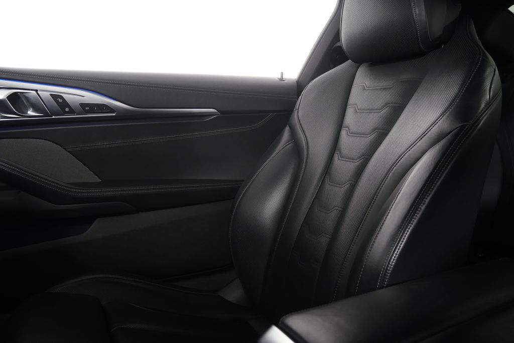 Thumbnail: 2022 BMW 8 Series - 20