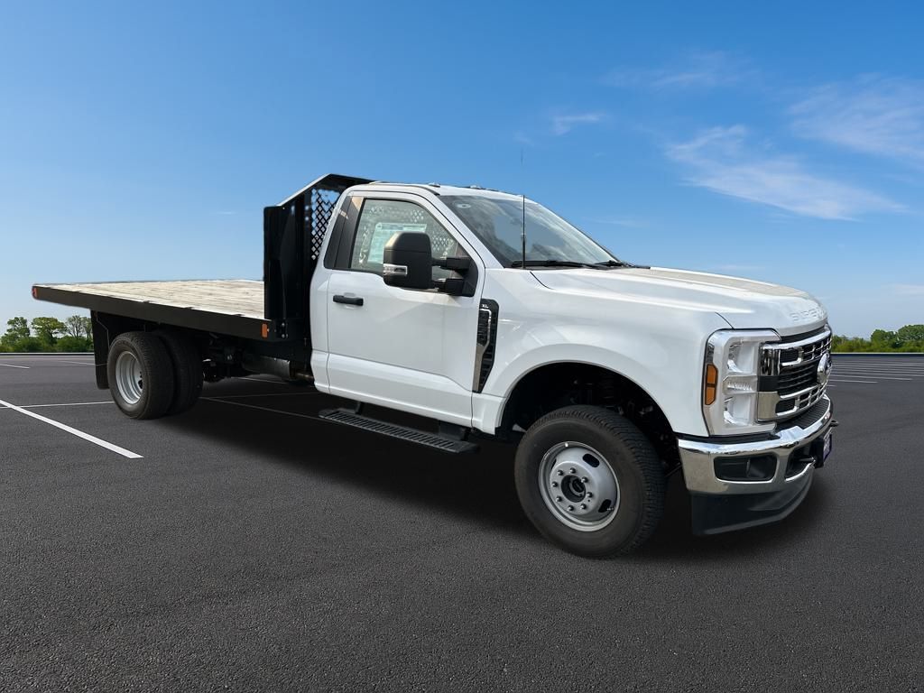 New 2025 Ford Super Duty F-350 Chassis Regular Cab (DRW) 169" Wheelbase XL