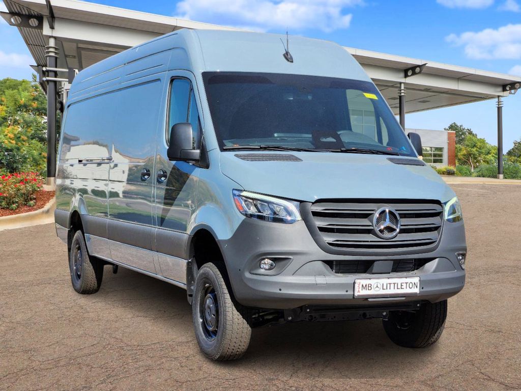 2025 Mercedes-Benz Sprinter 2500 Cargo 170 WB 2