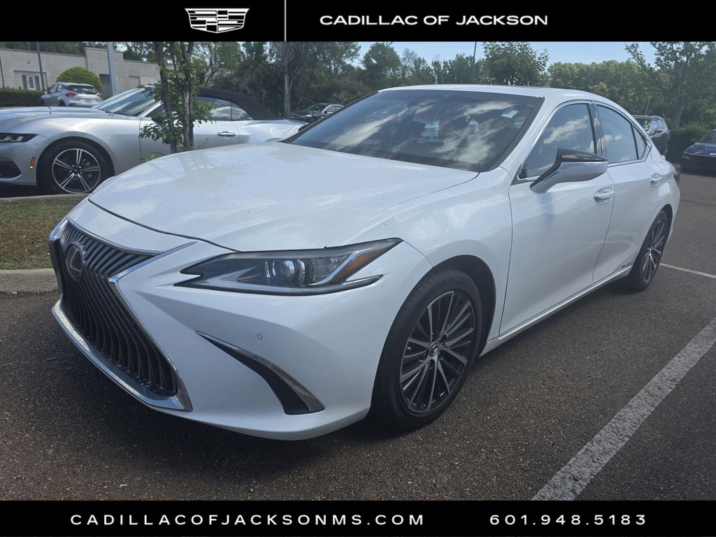 White Pearl 2022 Lexus ES Hybrid 300h FWD Sedan Front-Wheel Drive Continuously Variable Transmission