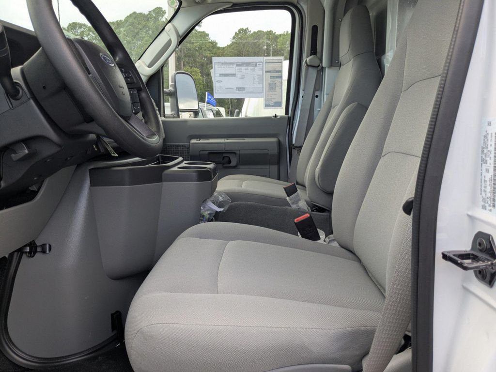 2026 Ford E-350 Cutaway 