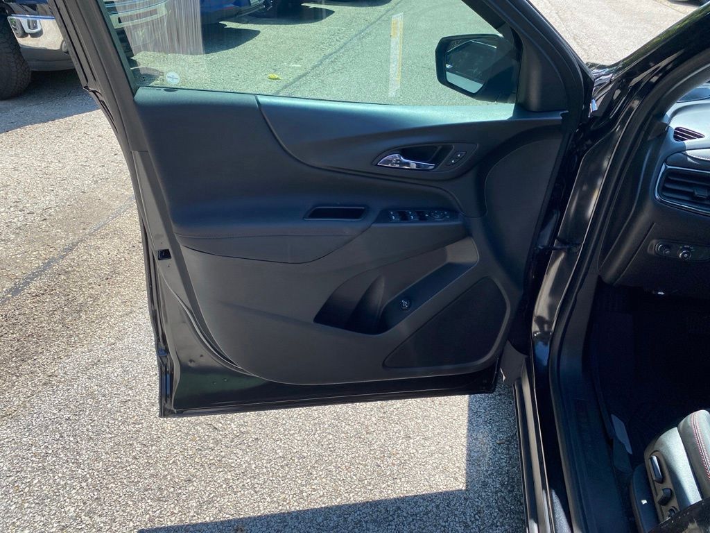 2022 Chevrolet Equinox RS Black at Bob Ruth Ford