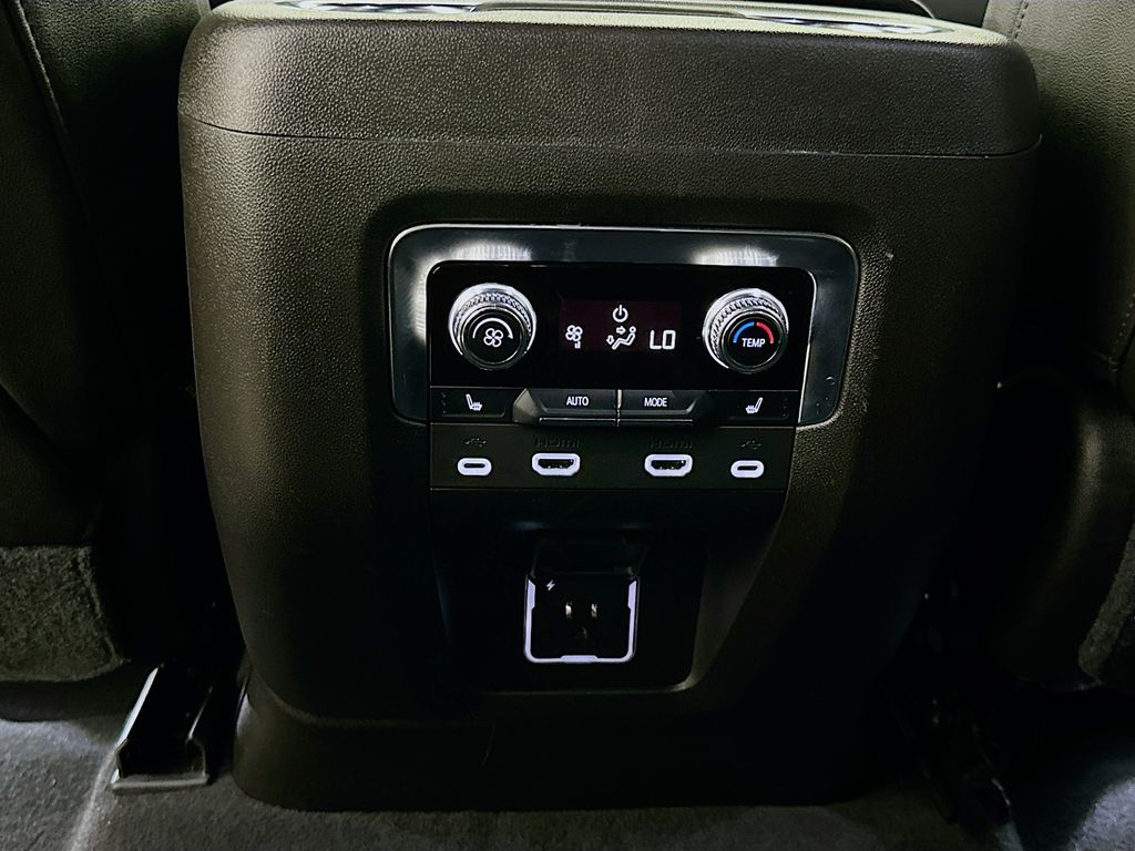 Thumbnail: 2021 GMC Yukon - 27