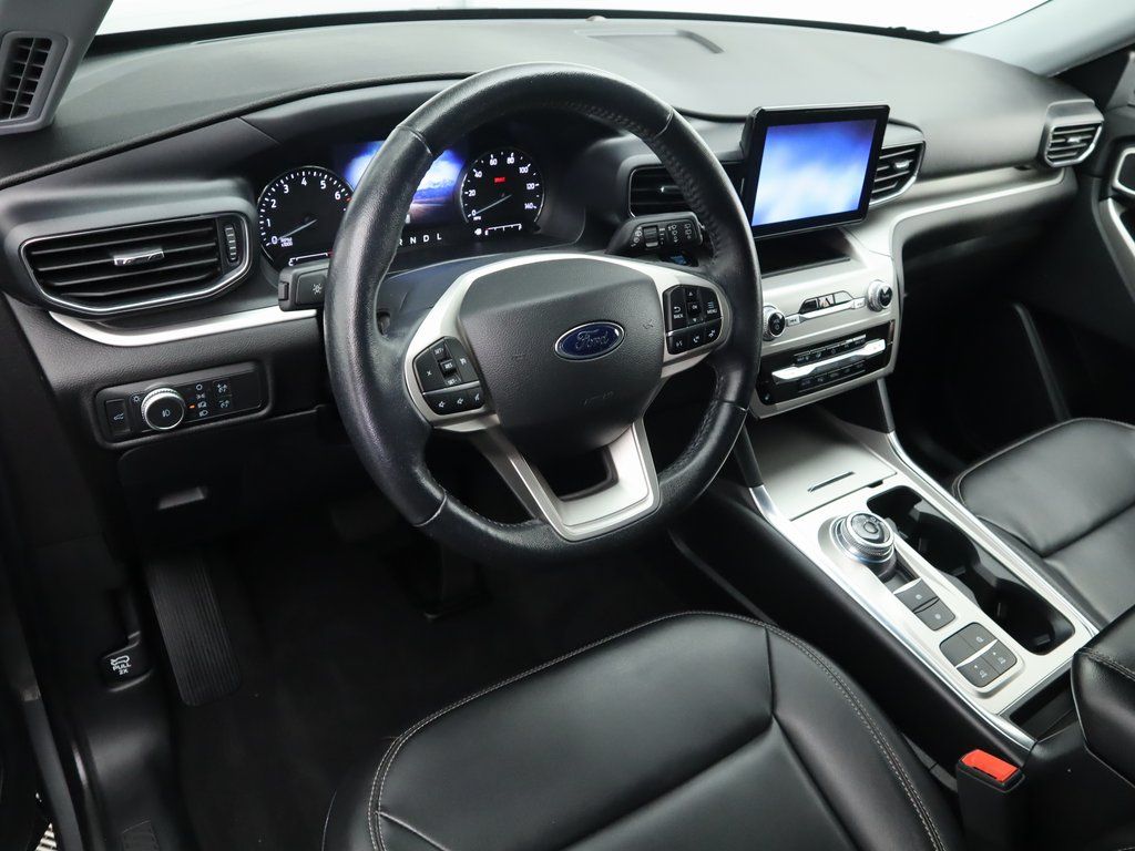 Thumbnail: 2022 Ford Explorer - 9