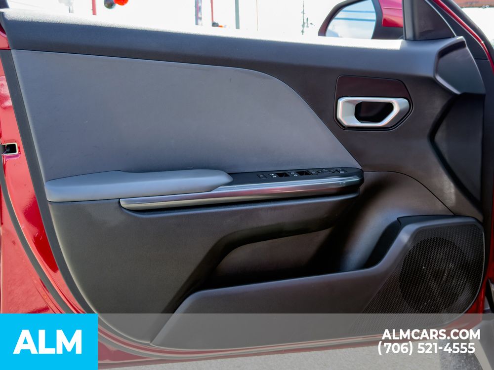 Used 2025 Red Kia LXS image 10