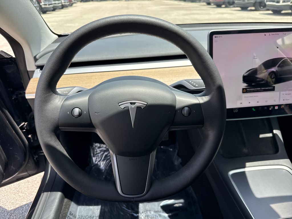 Used 2022  Tesla Long Range image 14