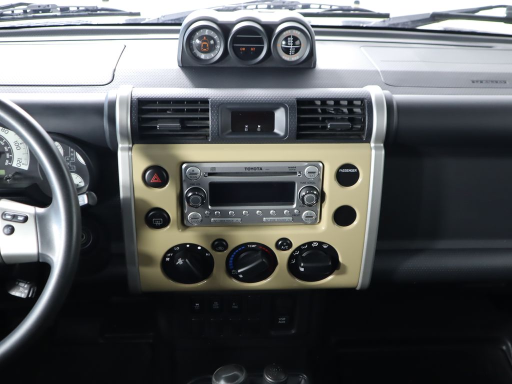 Thumbnail: 2012 Toyota FJ Cruiser - 14