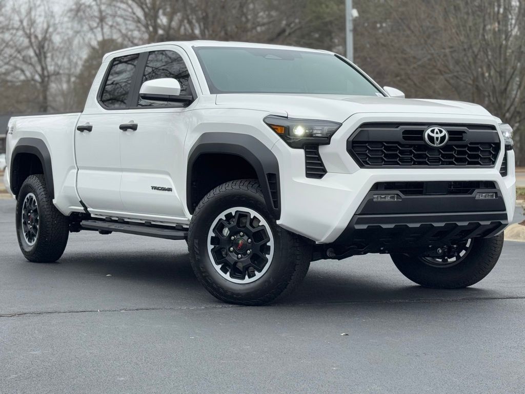 2024 Toyota Tacoma TRD Sport photo 2