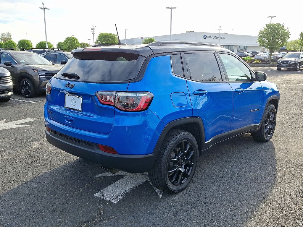 Thumbnail: 2022 Jeep Compass - 6