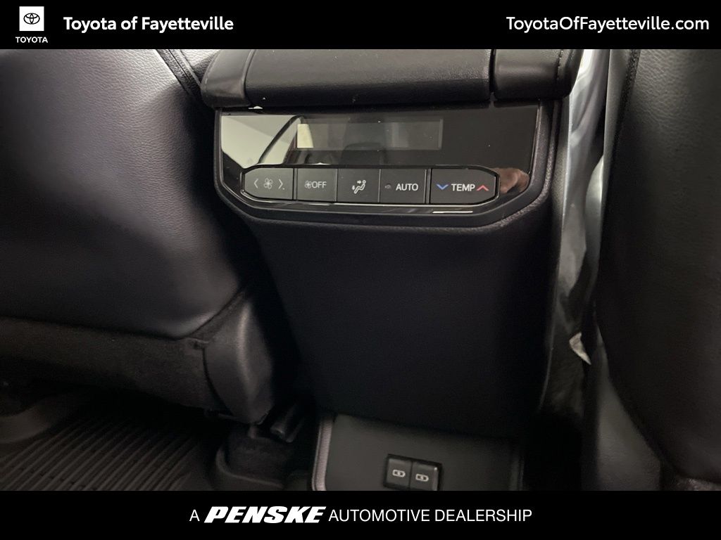 Thumbnail: 2025 Toyota Highlander - 18