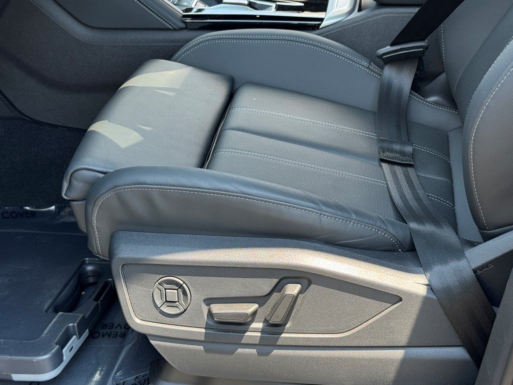 Thumbnail: 2025 Audi Q5 - 17