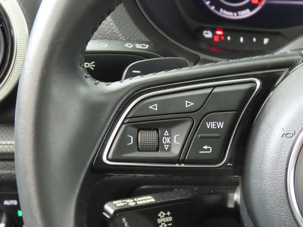 Thumbnail: 2018 Audi A3 e-tron - 16