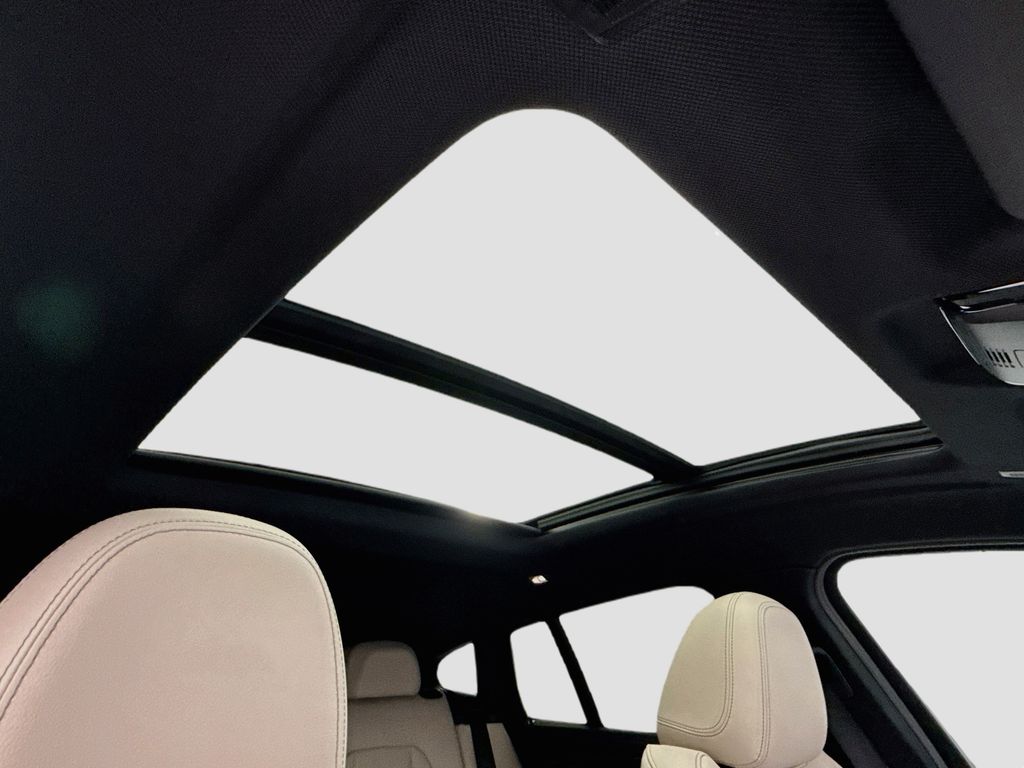 Thumbnail: 2021 BMW X4 - 17