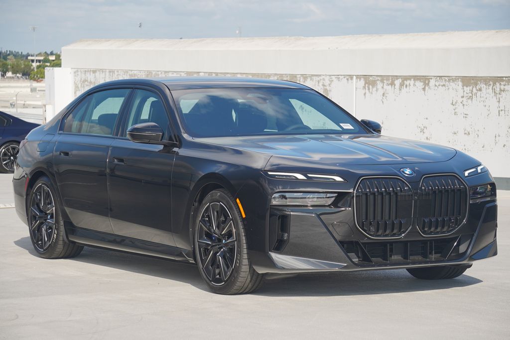 Thumbnail: 2026 BMW 7 Series - 3