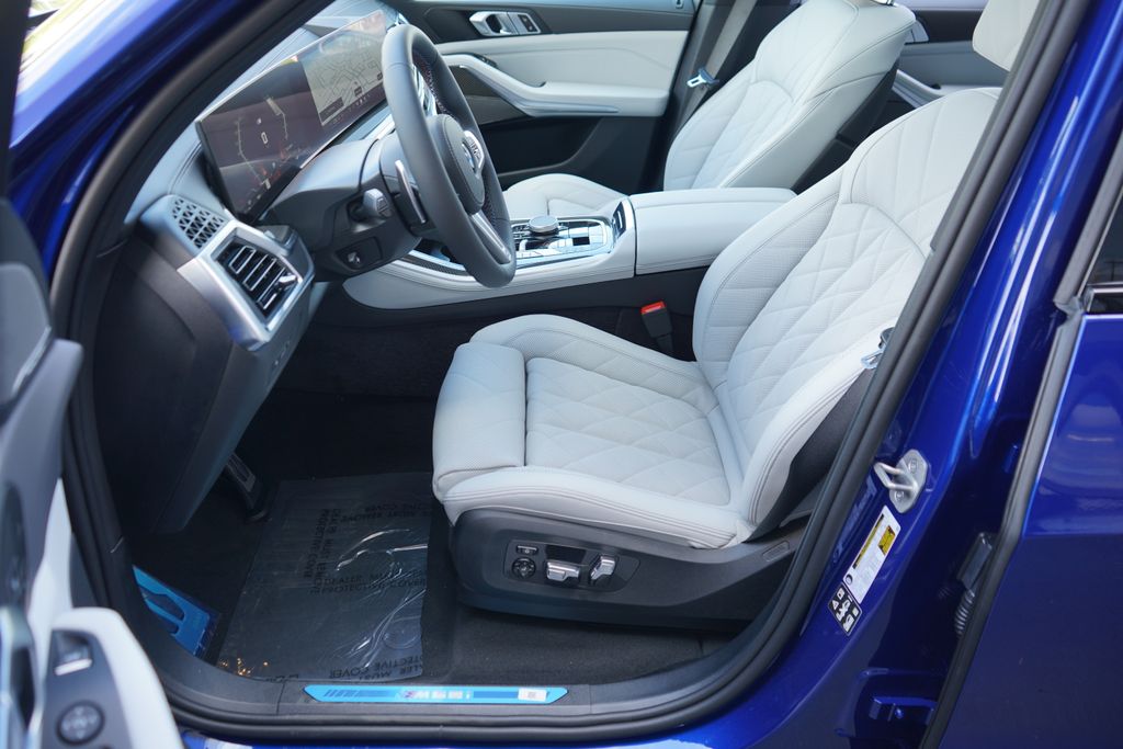 Thumbnail: 2026 BMW X5 - 11