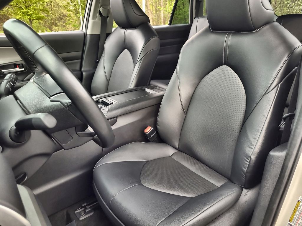 2024 Toyota Grand Highlander XLE 13