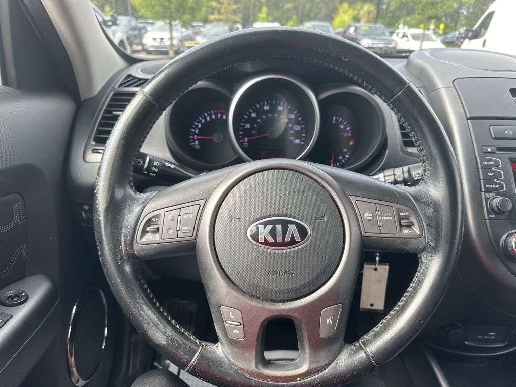 2013 Dune Kia Soul Plus FWD Hatchback