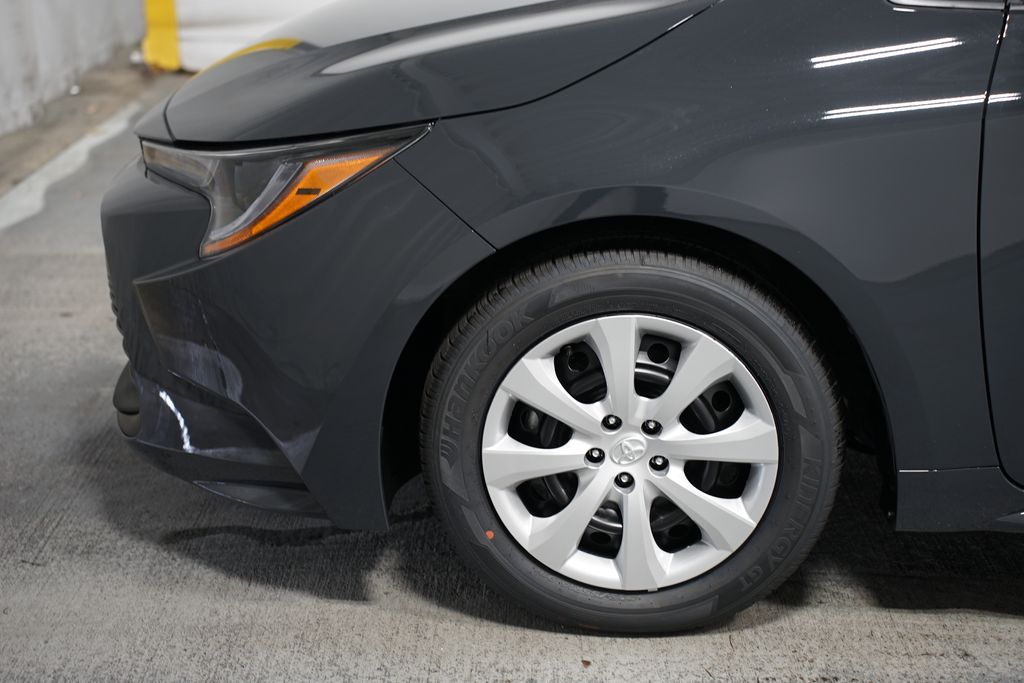 2025 Toyota Corolla LE 5