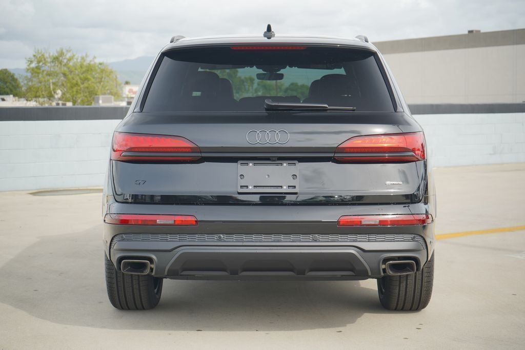 Thumbnail: 2026 Audi Q7 - 4