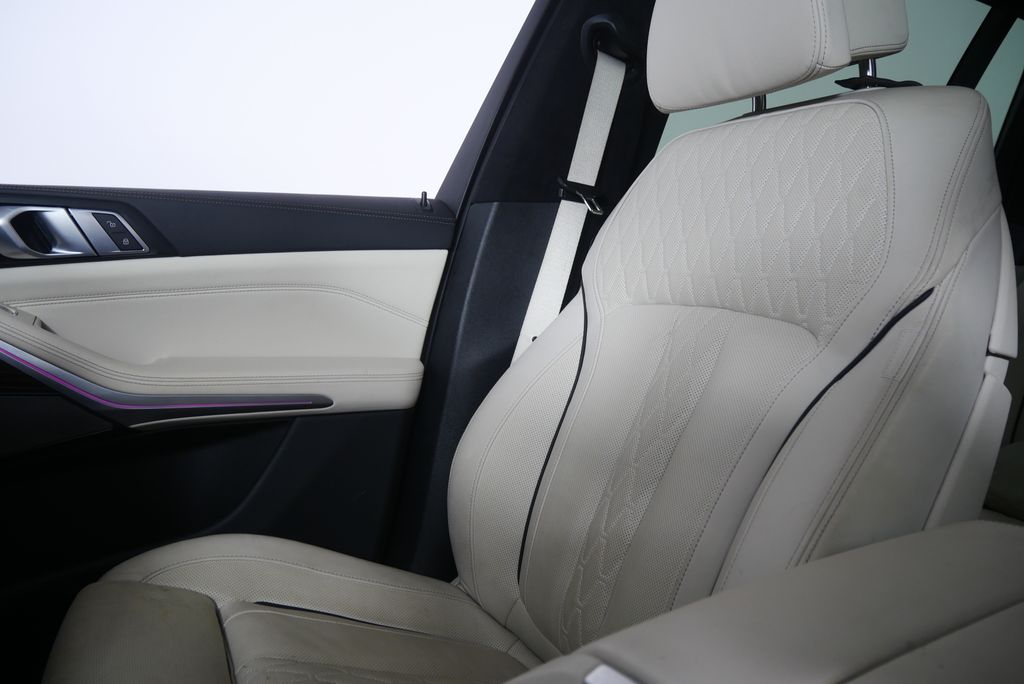 Thumbnail: 2024 BMW X7 - 24