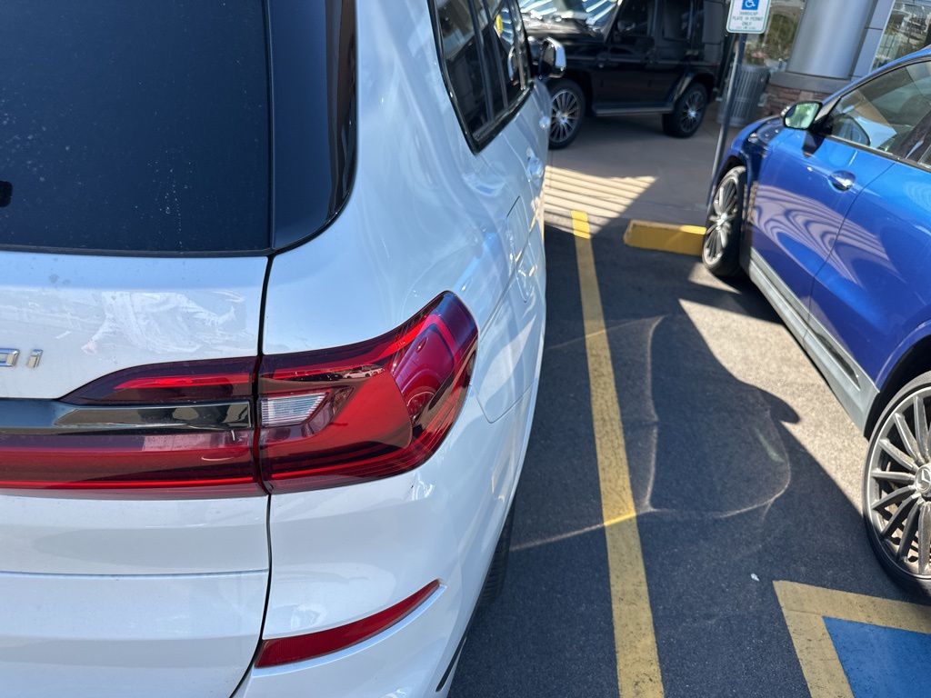 Thumbnail: 2021 BMW X7 - 5