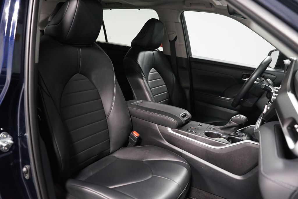 Thumbnail: 2024 Toyota Highlander - 28