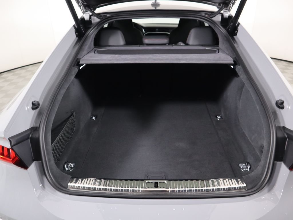 Thumbnail: 2026 Audi RS 7 - 30